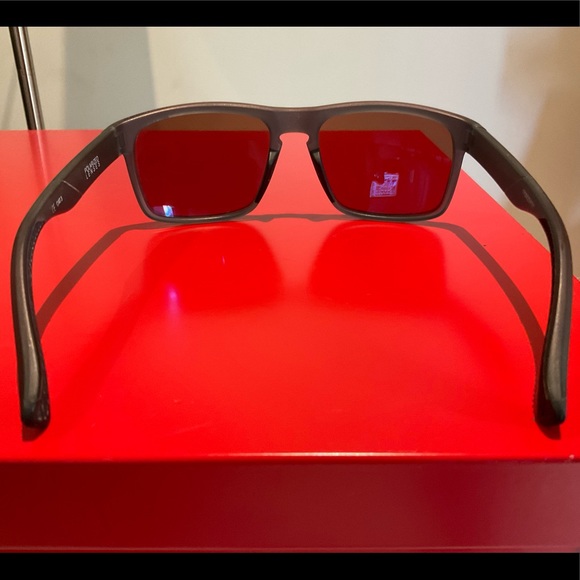 Henrik Stenson Sunglasses - Picture 2 of 5